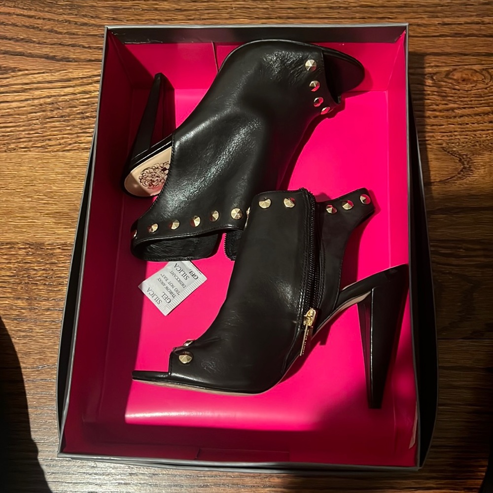 Worn once Vince Camuto open toe Sling back gold studded bootie size 6